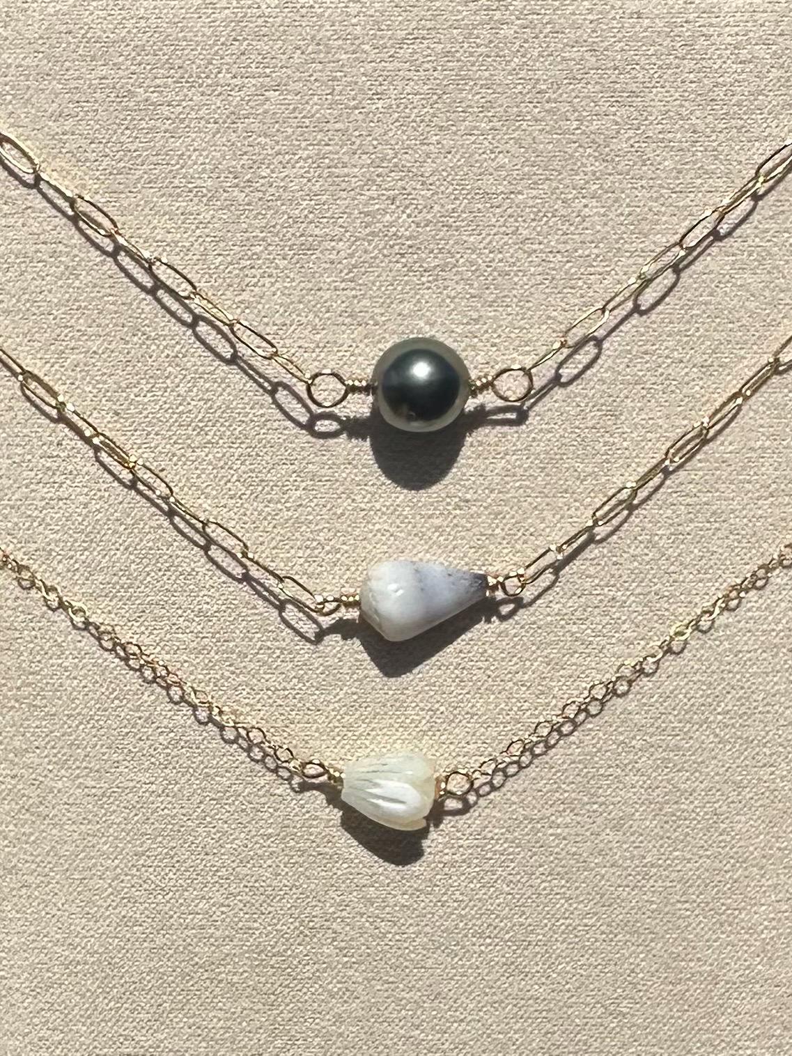 Dainty Tahitian Pearl Bracelet – 14k Gold Filled Paperclip Chain