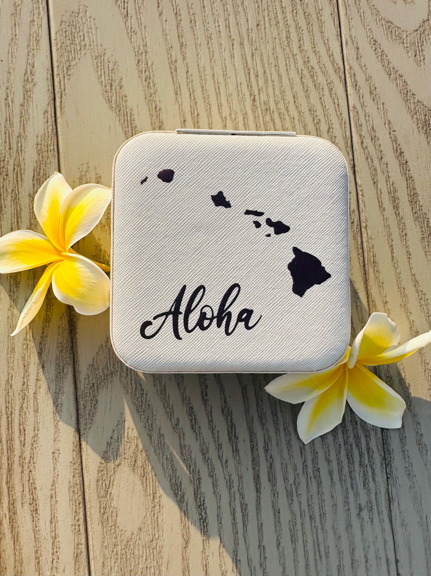 Hawaii-Inspired Travel Jewelry Case – Compact Organizer with Mirror | Aloha or Lei Design | Jewelry Storage