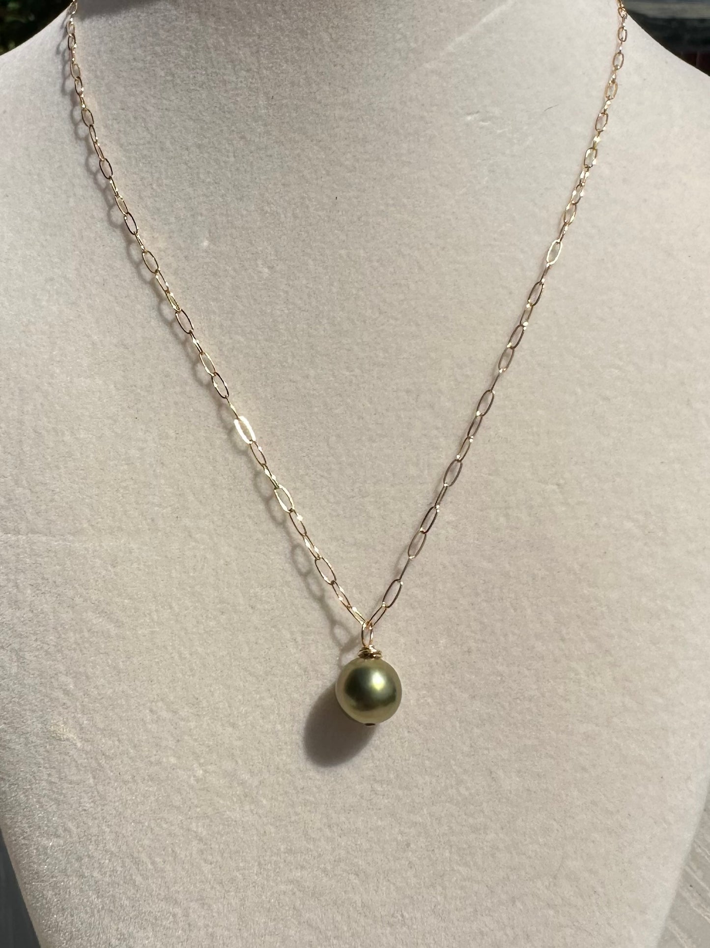 8mm Pistachio Tahitian Pearl Necklace – 14k Gold Filled Paperclip Chain – Luxe Hawaiian Jewelry