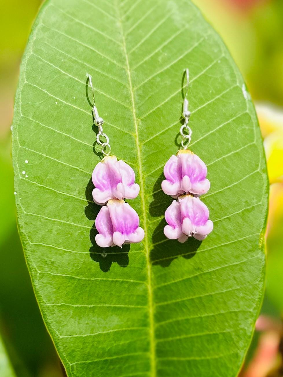 Hawaiian Flower Dangle Earrings – Puakenikeni, Crown Flower, or Pakalana