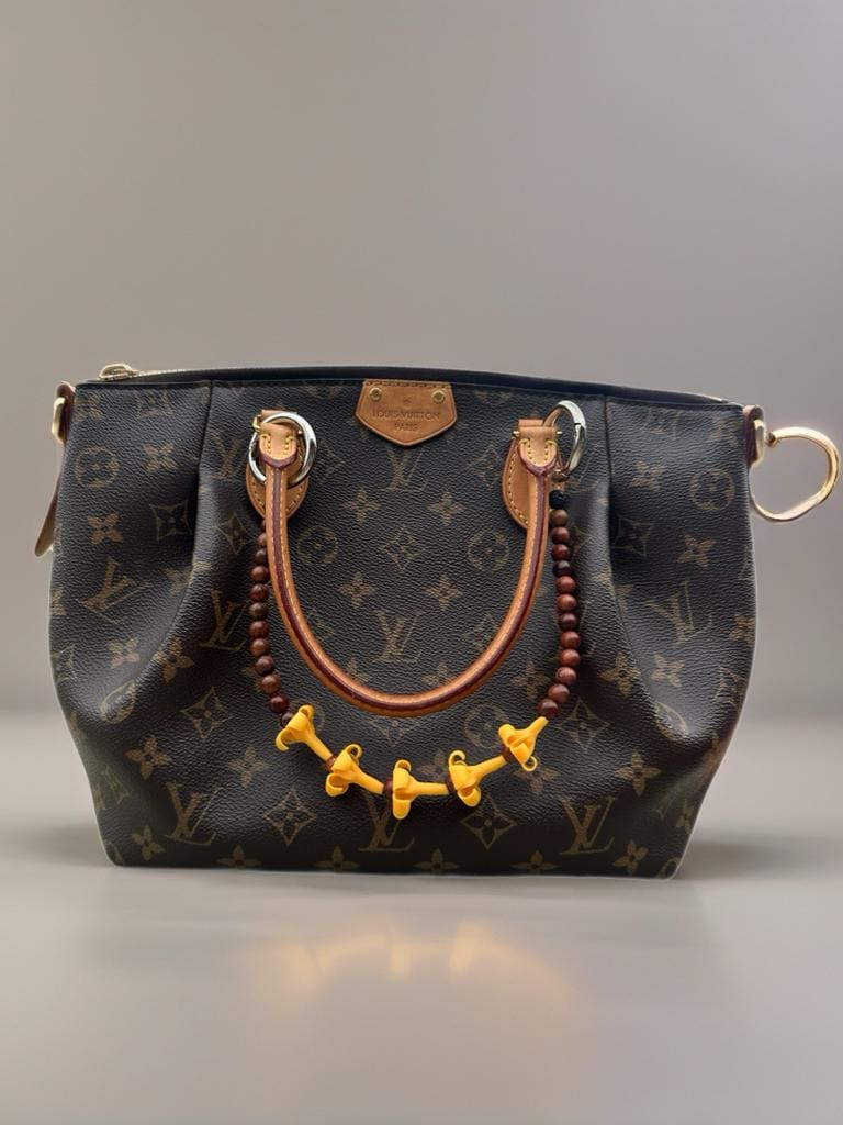 Handmade Hawaiian Flower Purse Charm | Bag Lei