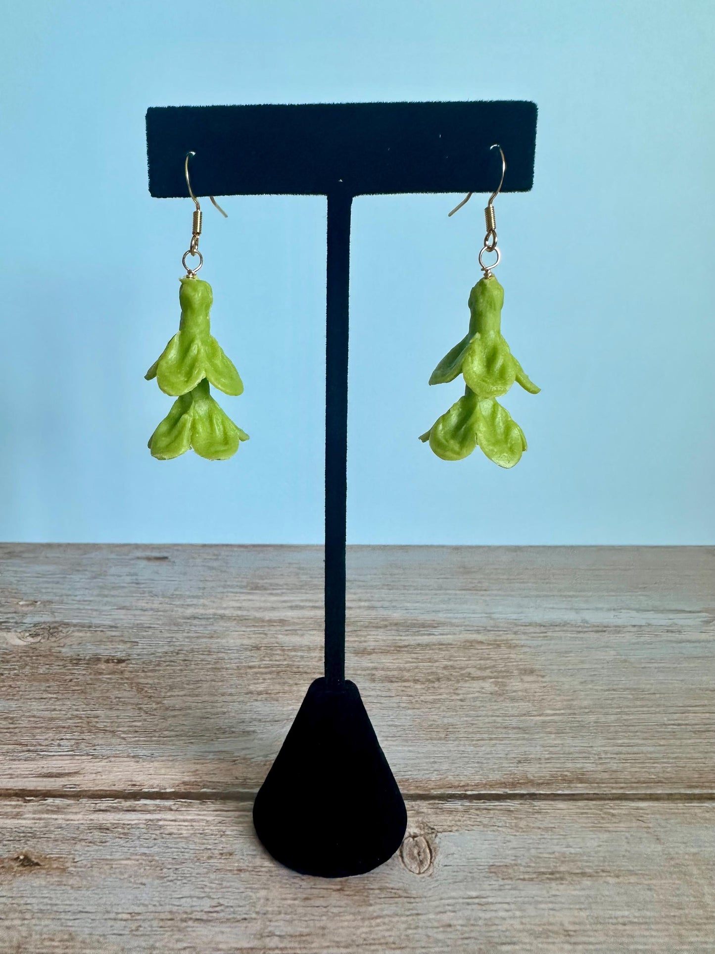 Hawaiian Flower Dangle Earrings – Puakenikeni, Crown Flower, or Pakalana
